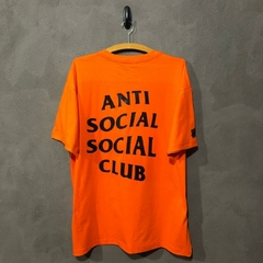 Camiseta ASSC x Paranoid na internet