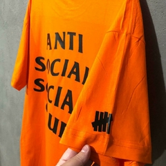 Camiseta ASSC x Paranoid - comprar online