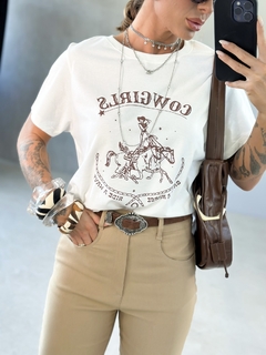 T-Shirt Cowgirls Off White na internet
