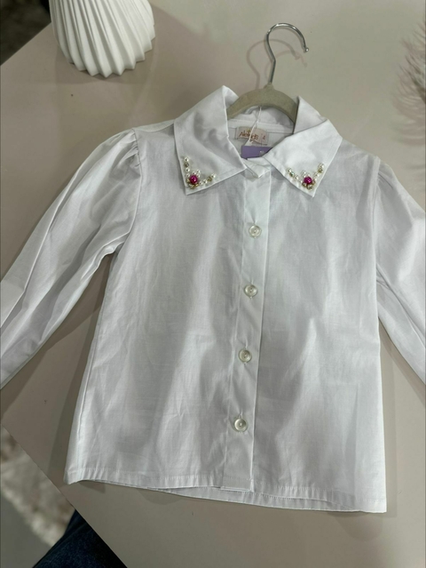 Camisete Infantil Branca com Aplicação na Gola