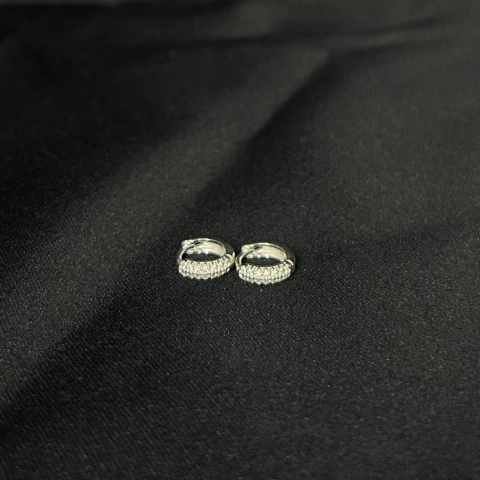 Brinco Argola Cravejada Prata 8mm Largura 3mm