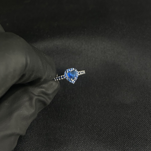 Anel de Prata De Coraçao Cravejado Azul