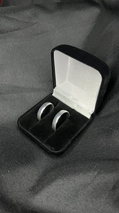 Alianças de Prata Redonda Lisa 4mm