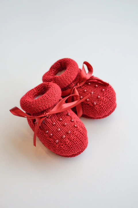 Sapatinho de tricot pérolas - comprar online