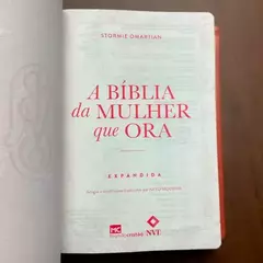 A Bíblia da Mulher que Ora | Edição Expandida | NVT | Letra Normal | Vinho na internet