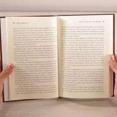 Jesus, O Salvador | Charles. H. Spurgeon - Livraria Página Virada Cultura Cristã