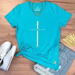 Camiseta Feminina Turquesa Cruz Prata Jesus Cristo