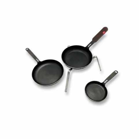 Set de Sartenes con Mango de Cuero + Tripode - La Planchetta