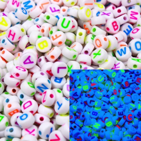 Miçanga Redonda Letras Cores Neon 4x7mm – pct 50g