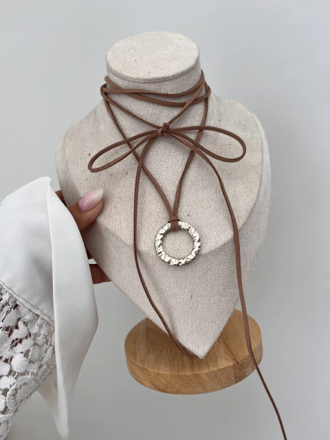 RAF-0026/ CHOKER GAMUZA NUDE CIRCULO