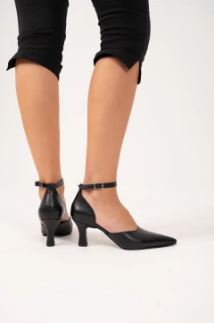 STILETTO RAVENA (PREVENTA) en internet