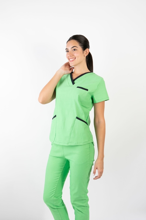 Ambo verde manzana con vivos negros