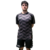 Camiseta negra con diseño geométrico en tonos grises, modelo Prematch Guayaquil, para hombre.