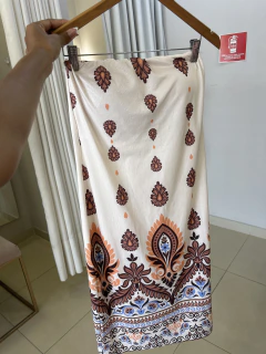 Vestido Ari GG na internet