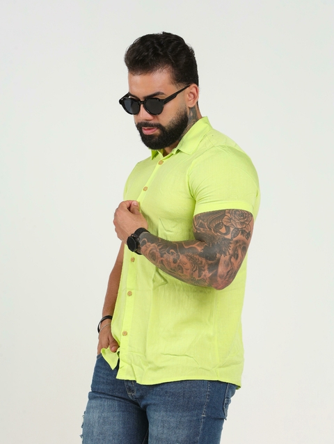 Camisa de Botão Slim no Viscolinho com Elastano Verde Limão - comprar online