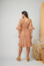Vestido com a saia abaixo do joelho, em laise, com manga babados e lastex na cintura - Vestido sonho de Alice na internet