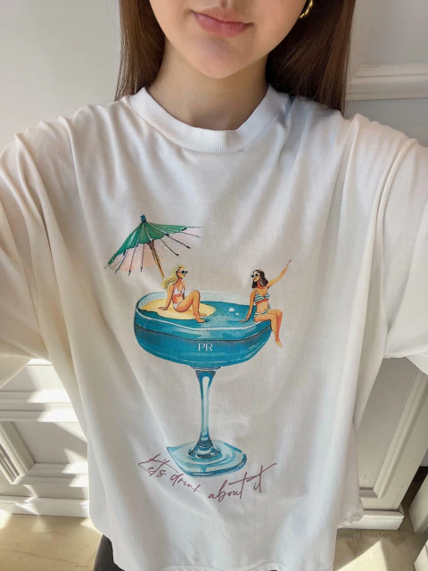 T-shirt Over Estonada Lets Drink - comprar online