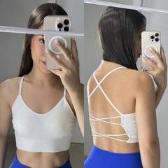 Top Branco com costas cruzadas