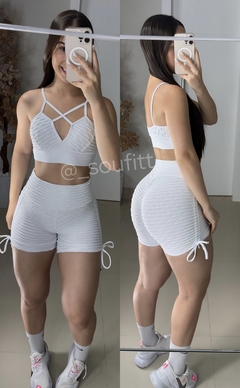 Conjunto de short empina bumbum brocado branco com regulagem nas laterais