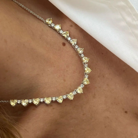 Colar Meia Riviera com Coração Citrino e Zircônia Cristal em Banho de Ródio Branco