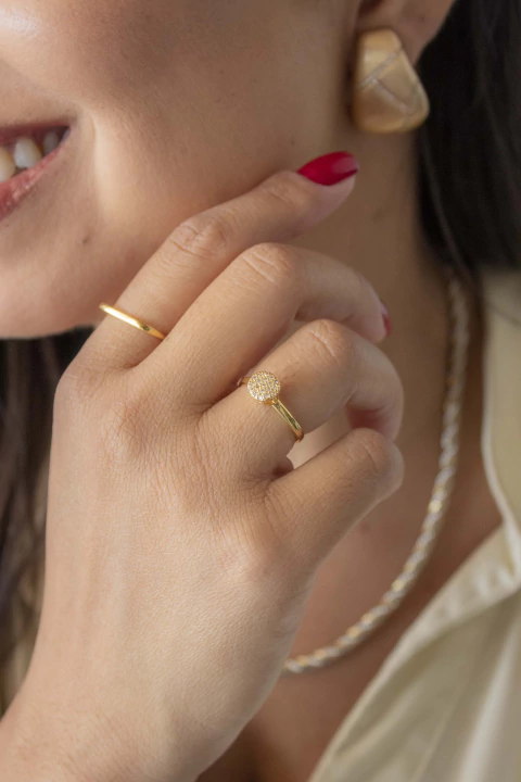 Brinco Acetinado Cravejado