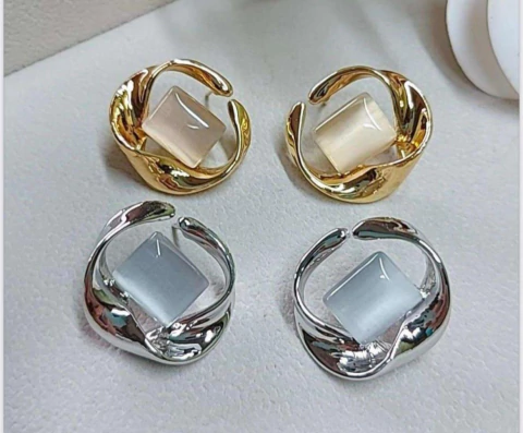 Brinco Olho de Gato Torcido