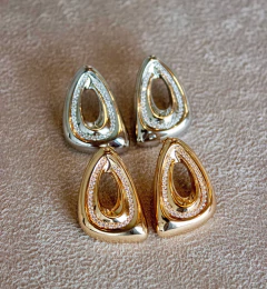 Brinco Geométrico Cravejado com Zircônias na internet