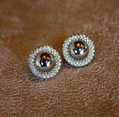 Brinco Círculo com Borda Cravejada - loja online