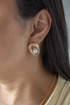 Brinco Cravejado com Pérola - comprar online