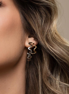 Argola zig zag ródio - comprar online