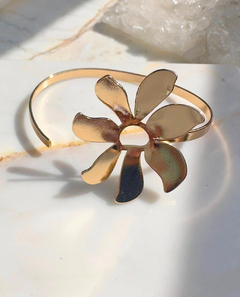 bracelete flor grande pétalas dourado - comprar online