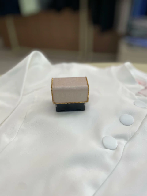 Carimbo Nude com detalhes dourado