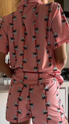 PIJAMA CAMISERO FRESA + pantuflas de regalo en internet