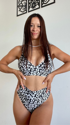 BIKINI MAIA CLOTILDE TIRO ALTO + POLLERA DE REGALO