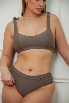 BIKINI LORES BISON CLOTILDE + POLLERA DE REGALO