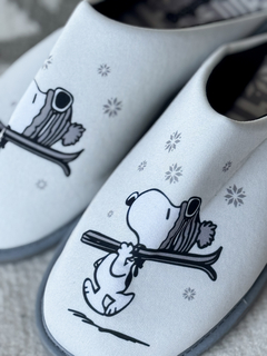Imagen de PANTUFLAS CLÁSICAS TIPO CHANCLETA