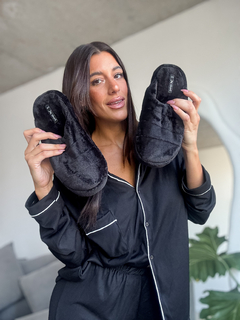 Pantuflones de piel super suaves negras - comprar online