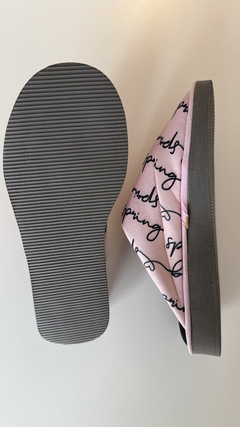 PIJAMA KIMONO CEBRA RAYAS AMARILLAS + PANTUFLAS + CONJUNTO DE LENCERIA DE REGALO - Clotilde