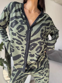 Pijama Kimono de modal Vacca verde + conjunto de ropa interior de regalo en internet