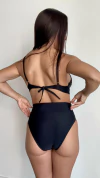 BIKINI VAINA BLACK TIRO ALTO VEDETINA + POLLERA DE REGALO