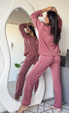 PIJAMA CAMISERO ROSA MIEJO + CONJUNTO DE LENCERÍA DE REGALO - comprar online
