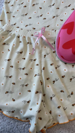 Pijama de morley abejitas + Pantuflas + Sorpresa en internet