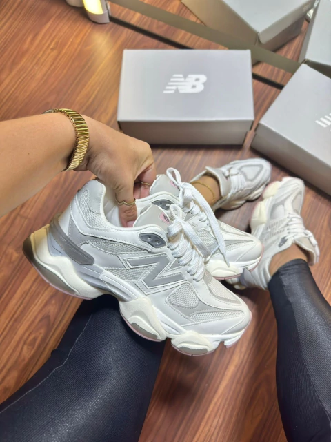 New 9060- lançamento cinza/rosa