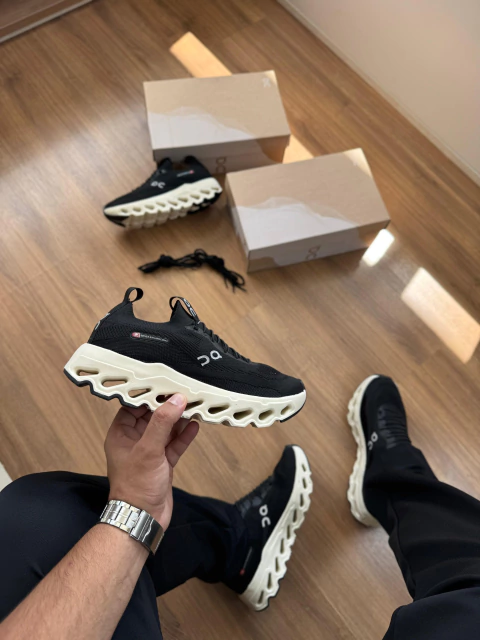 On Running - Preto/Off - Unissex