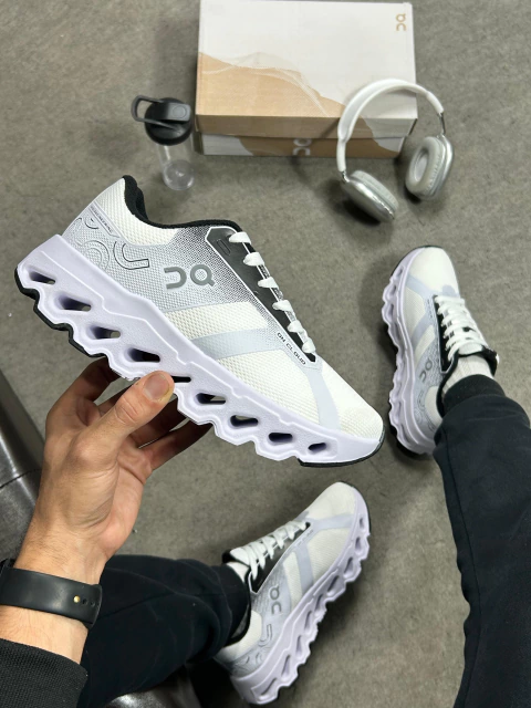 Tênis On Cloud refletivo - Branco - comprar online