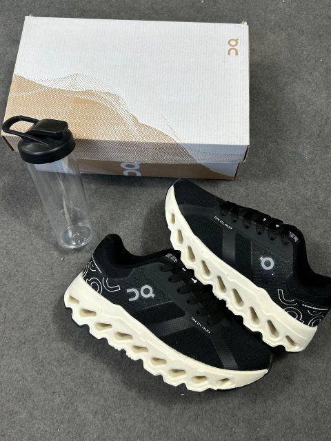 Tênis On Cloud refletivo - preto