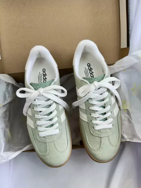 Gazelle - Pistachio Green