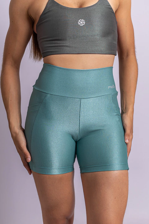 Short com Bolso Laiz Verde Sálvia Canelado - comprar online