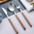 conjunto de talheres


talher


talher de bamboo


talher de prata


talher dourado


talher inox


talheres

