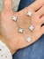 Pulseira Trevo em Aço na internet